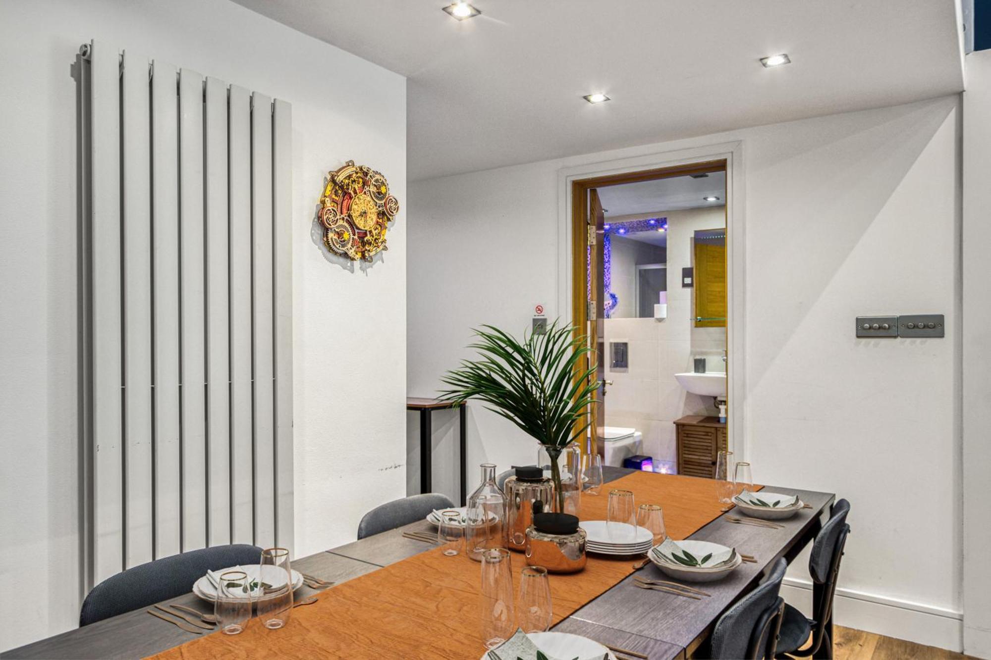 3.5 High Ceilings - Centrally Located *
